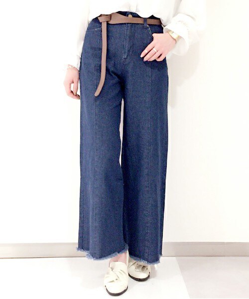 archives(アルシーヴ)の「【ZOZOTOWN限定】フリンジヘム切替ワイドパンツ(デニムパンツ・レディース・ネイビー/ロイヤルブルー・MEDIUM)」の1枚目の写真