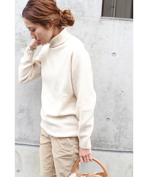 FRAMeWORK(フレームワーク)の「JamesCharlotte タートルネックジーロンウール◆(トップス・グレー/グレーB/ナチュラル/ブラウン/サックスブルー・S)」の2枚目の写真