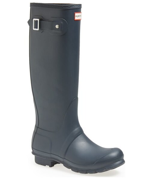 HUNTER（ハンター）の「Hunter 'Original Tall' Rain Boot (Women)（ブーツ・レディース・Brown/Green/Red/Gray・Regular 10 M/Regular 11 M/Regular 5 M/Regular 6 M/Regular 7 M/Regular 8 M/Regular 9 M）」の2枚目の写真