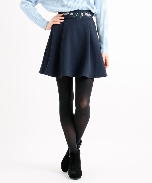 MAJESTIC LEGON(マジェスティックレゴン)の「ウエスト刺繍スカパン(パンツ・レディース・ネイビー/ベージュ/ピンクベージュ・S/M)」の3枚目の写真