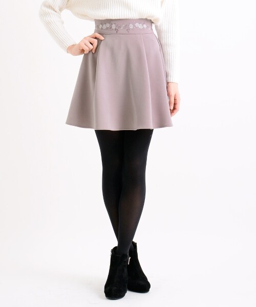 MAJESTIC LEGON(マジェスティックレゴン)の「ウエスト刺繍スカパン(パンツ・レディース・ネイビー/ベージュ/ピンクベージュ・S/M)」の2枚目の写真