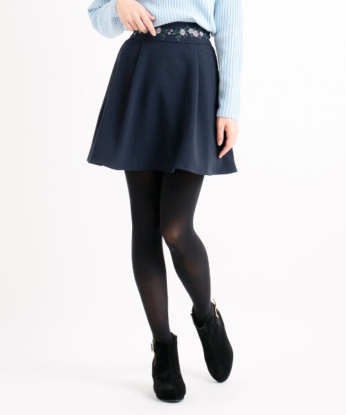 MAJESTIC LEGON(マジェスティックレゴン)の「ウエスト刺繍スカパン(パンツ・レディース・ネイビー/ベージュ/ピンクベージュ・S/M)」の4枚目の写真