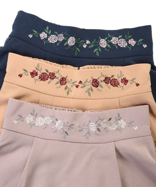 MAJESTIC LEGON(マジェスティックレゴン)の「ウエスト刺繍スカパン(パンツ・レディース・ネイビー/ベージュ/ピンクベージュ・S/M)」の12枚目の写真