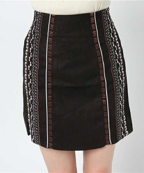 archives（アルシーヴ）の「幾何学刺繍台形スカート（スカート・レディース・ブラック/グレー/ベージュ・MEDIUM）」の7枚目の写真