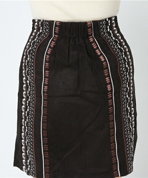 archives（アルシーヴ）の「幾何学刺繍台形スカート（スカート・レディース・ブラック/グレー/ベージュ・MEDIUM）」の8枚目の写真