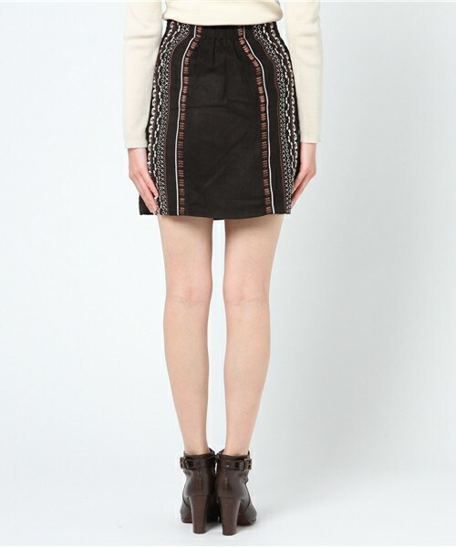 archives（アルシーヴ）の「幾何学刺繍台形スカート（スカート・レディース・ブラック/グレー/ベージュ・MEDIUM）」の6枚目の写真