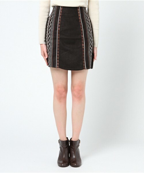 archives（アルシーヴ）の「幾何学刺繍台形スカート（スカート・レディース・ブラック/グレー/ベージュ・MEDIUM）」の4枚目の写真