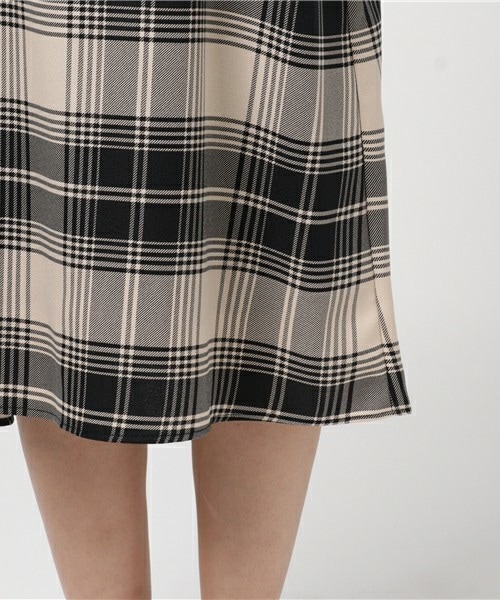 archives（アルシーヴ）の「ベルト付きチェック柄キャミワンピース（ワンピース・レディース・ブラック/グレー/ベージュ・MEDIUM）」の9枚目の写真