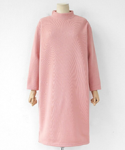 DHOLIC(ディーホリック)の「裏起毛モックネックワンピース(ワンピース・レディース・ベージュ/ワイン/ネイビー/ブラック/ピンク・FREE)」の4枚目の写真