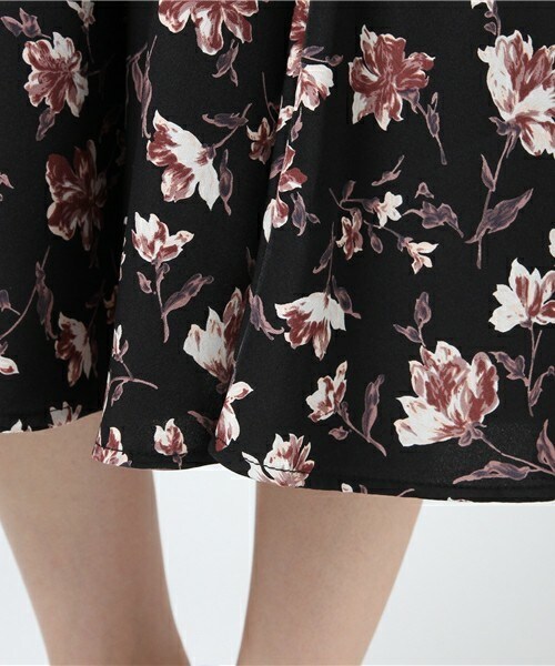 archives（アルシーヴ）の「花柄ミディ丈スカート（スカート・レディース・アイボリー/ブラック・MEDIUM）」の6枚目の写真