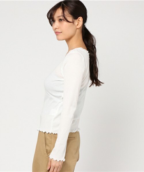 archives（アルシーヴ）の「Vネックレースメロープルオーバー（Tシャツ/カットソー・レディース・オフホワイト/ブラック/グレー・MEDIUM）」の5枚目の写真