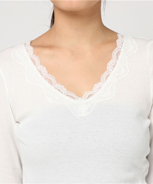 archives（アルシーヴ）の「Vネックレースメロープルオーバー（Tシャツ/カットソー・レディース・オフホワイト/ブラック/グレー・MEDIUM）」の7枚目の写真