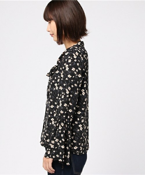 archives（アルシーヴ）の「ボータイベルスリーブ花柄ブラウス（シャツ/ブラウス・レディース・オフホワイト/ブラック・MEDIUM）」の4枚目の写真