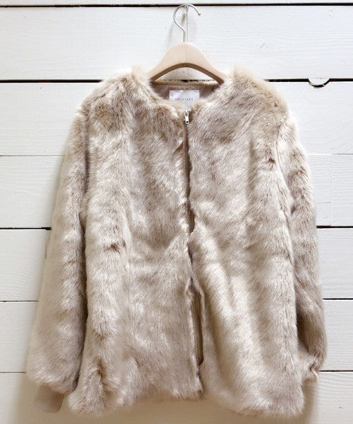 archives（アルシーヴ）の「【予約】ノーカラーフェイクファーコート（ノーカラージャケット・レディース・ブラック/ベージュ/ピンク・MEDIUM）」の4枚目の写真