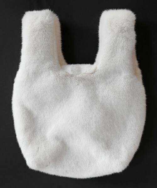 DHOLIC(ディーホリック)の「フェイクファーミニマルバッグ(トートバッグ・レディース・ピンク/ブラウン/アイボリー/グレー/ブラック・FREE)」の2枚目の写真