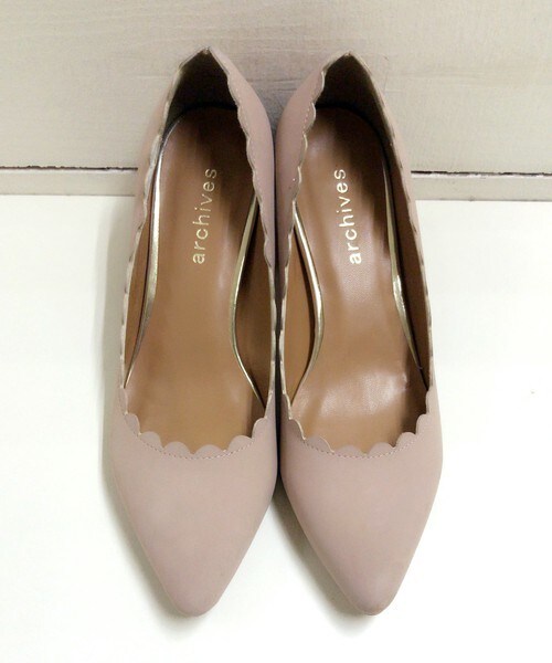 archives（アルシーヴ）の「【予約】スカラップパンプス（パンプス・レディース・アイボリー/ブラック/ピンクベージュ・MEDIUM/LARGE）」の3枚目の写真