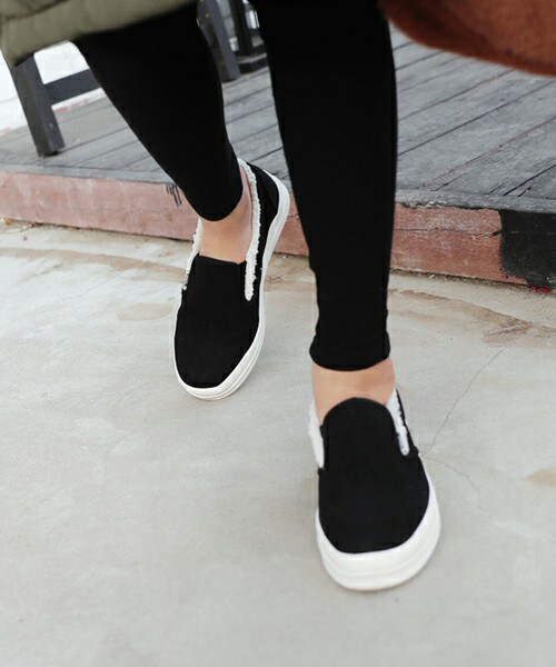 DHOLIC(ディーホリック)の「ボアライニングスリッポン(その他シューズ・レディース・ブラック/グレー/ディープピンク・230/235/240/245/250)」の1枚目の写真