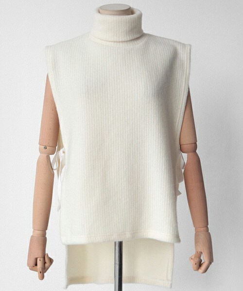 DHOLIC（ディーホリック）の「サイドストラップタートルネックベスト（ベスト・レディース・ブラック/クリーム/グレー・FREE）」の2枚目の写真