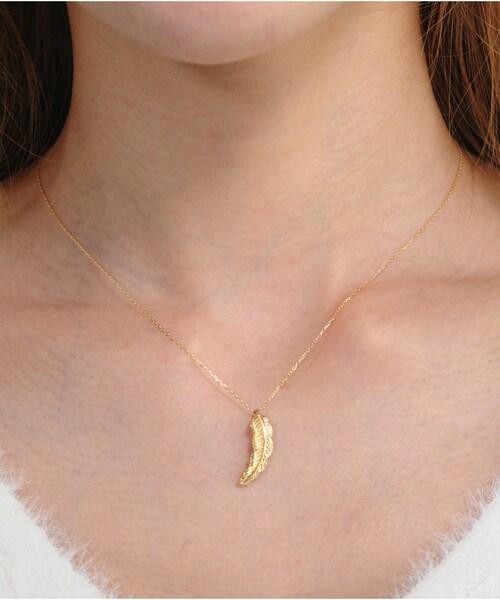 two ply（トゥープライ）の「トゥー プライ 597 スモール フェザー ゴールド チャーム（チャーム・レディース・ゴールド・Free）」の3枚目の写真