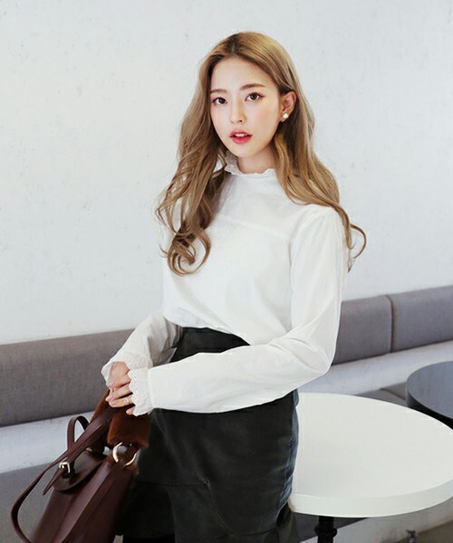 DHOLIC(ディーホリック)の「アイレットレースポイントブラウス(シャツ/ブラウス・レディース・ホワイト/ベージュ・FREE)」の1枚目の写真