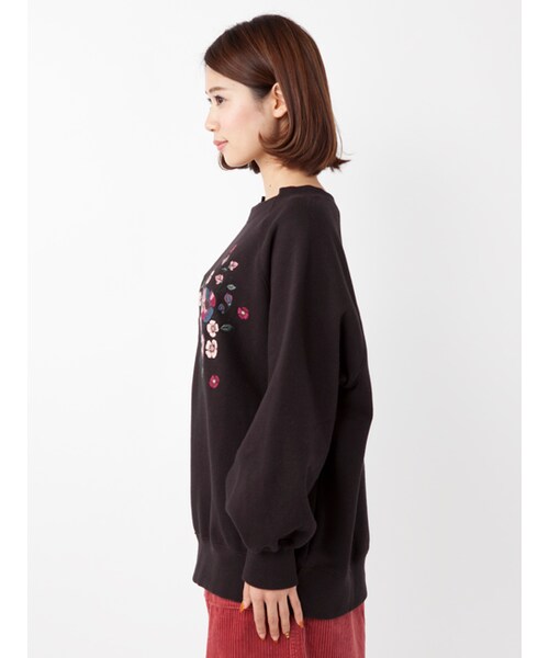 w closet(ダブルクローゼット)の「刺繍入り裏起毛ビッグプルオーバー(トップス・レディース・アイボリー/ラベンダー/スミクロ・FREE)」の5枚目の写真