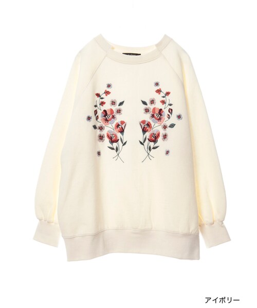 w closet(ダブルクローゼット)の「刺繍入り裏起毛ビッグプルオーバー(トップス・レディース・アイボリー/ラベンダー/スミクロ・FREE)」の2枚目の写真