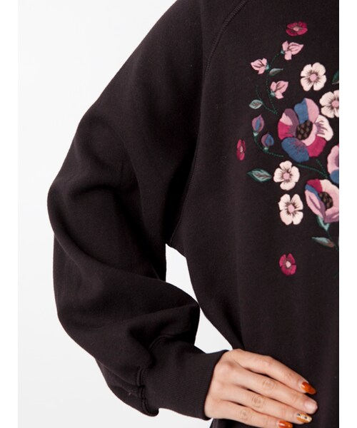 w closet(ダブルクローゼット)の「刺繍入り裏起毛ビッグプルオーバー(トップス・レディース・アイボリー/ラベンダー/スミクロ・FREE)」の8枚目の写真