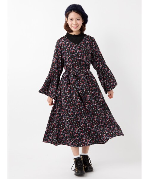 w closet（ダブルクローゼット）の「小花柄ロングガウンワンピース（ワンピース/ドレス・レディース・ボルドー/ブラック・FREE）」の14枚目の写真