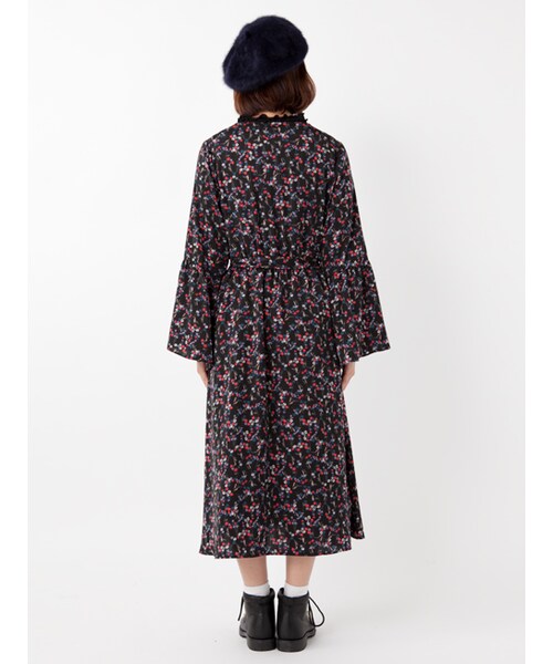 w closet（ダブルクローゼット）の「小花柄ロングガウンワンピース（ワンピース/ドレス・レディース・ボルドー/ブラック・FREE）」の5枚目の写真