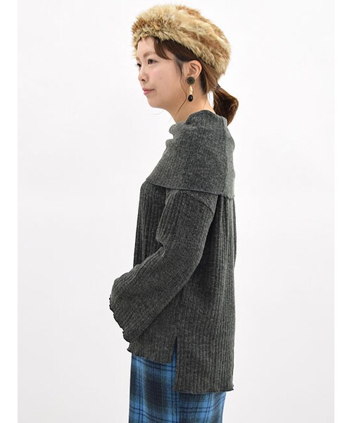 w closet（ダブルクローゼット）の「ワイドリブオフショルプルオーバー（トップス・レディース・ブラウン/エンジ/ブラック/グレー・FREE）」の6枚目の写真