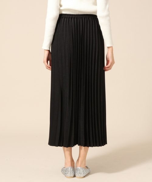 LOWRYS FARM（ローリーズファーム）の「マットサテンプリーツスカート（スカート・ブラック/グレー/レッド/ベージュ）」の7枚目の写真