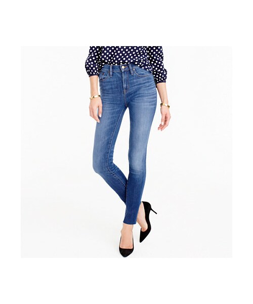J.CREW(ジェイクルー)の「Petite lookout high-rise jean in Fairoaks wash(デニムパンツ・レディース・Blue・PETITE 23/PETITE 24/PETITE 25/PETITE 26/PETITE 27/PETITE 28/PETITE 29/PETITE 30)」の2枚目の写真