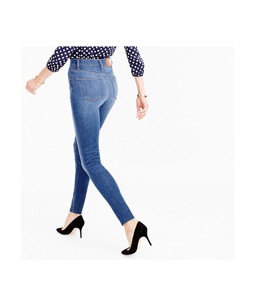 J.CREW(ジェイクルー)の「Petite lookout high-rise jean in Fairoaks wash(デニムパンツ・レディース・Blue・PETITE 23/PETITE 24/PETITE 25/PETITE 26/PETITE 27/PETITE 28/PETITE 29/PETITE 30)」の3枚目の写真