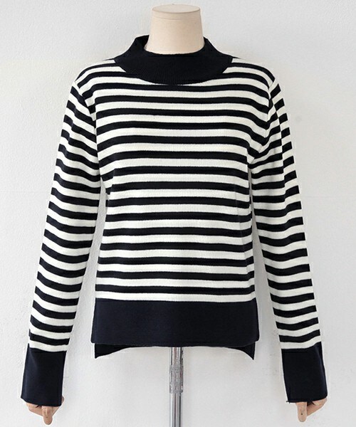 DHOLIC（ディーホリック）の「アンバランスヘムモックネックボーダーニットプルオーバー（ニット/セーター・レディース・ブラック/ダークネイビー・FREE）」の2枚目の写真