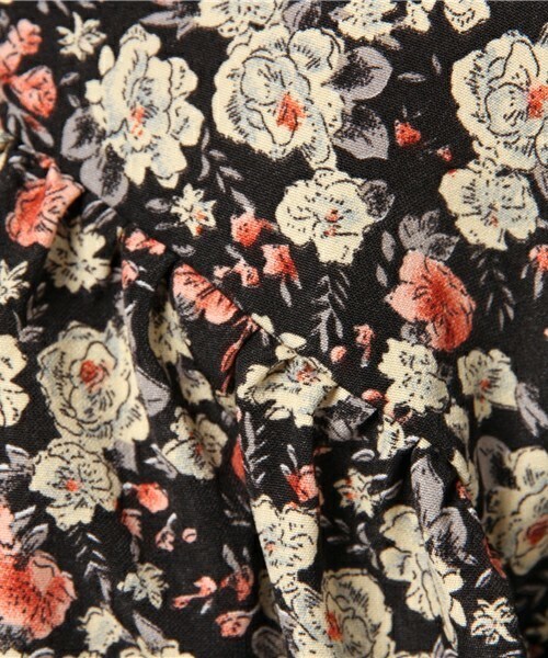 archives（アルシーヴ）の「フレア袖ギャザーVネックブラウス（シャツ/ブラウス・レディース・ブラック/ブルー/ネイビー・MEDIUM）」の10枚目の写真