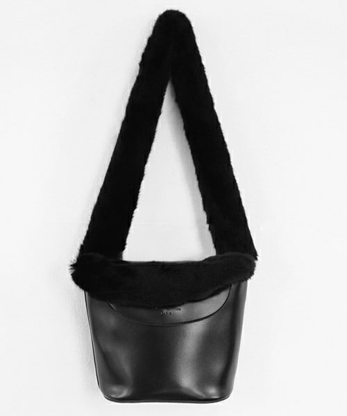 DHOLIC（ディーホリック）の「3WAYレザーライクフラップバッグ（トートバッグ・レディース・グレー/ブラック/ブラウン/レッドブラウン・FREE）」の2枚目の写真