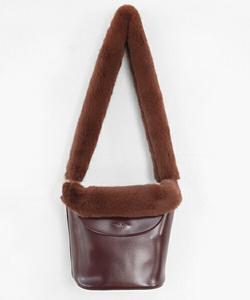 DHOLIC（ディーホリック）の「3WAYレザーライクフラップバッグ（トートバッグ・レディース・グレー/ブラック/ブラウン/レッドブラウン・FREE）」の4枚目の写真