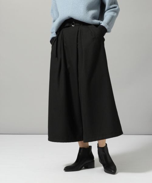 HARE(ハレ)の「ビキモウアシメクロップドパンツ(パンツ・ブラック/グレー)」の1枚目の写真