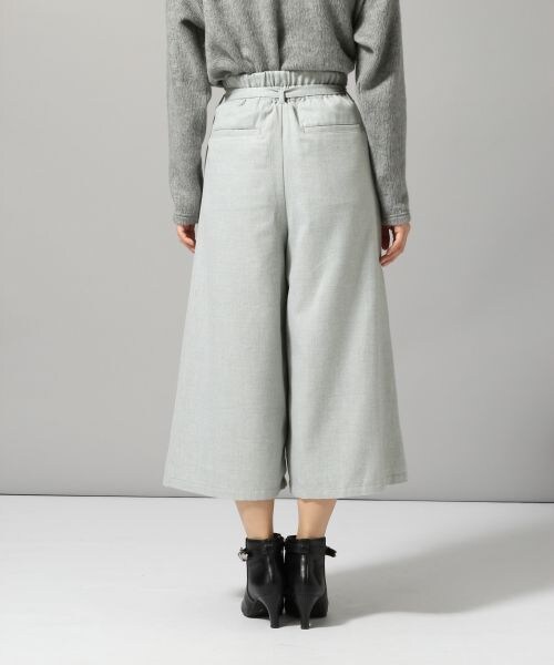 HARE(ハレ)の「ビキモウアシメクロップドパンツ(パンツ・ブラック/グレー)」の6枚目の写真