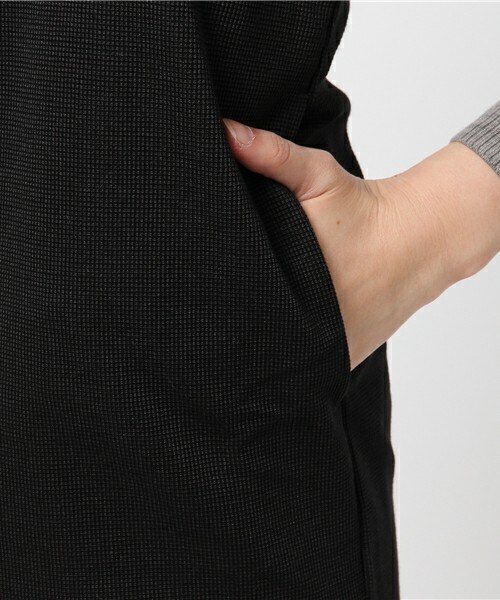 TOGA PULLA（トーガ　プルラ）の「TOGA PULLA バッククロスシャンブレージャージードレス（ワンピース・レディース・ブラック/ライトグリーン・36/38）」の7枚目の写真