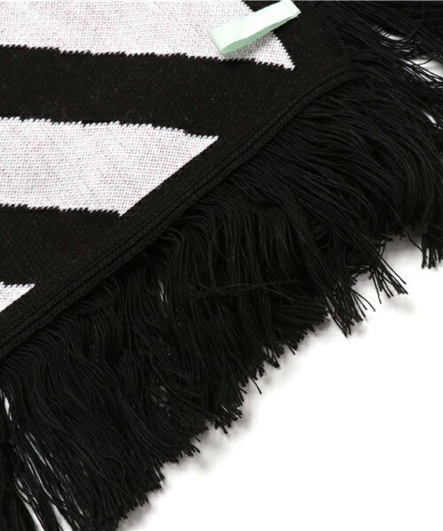 off white（オフホワイト）の「OFF WHITE 『DIAG + ARROWS』マフラー（マフラー・メンズ・ブラック・FREE）」の3枚目の写真