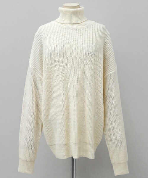 DHOLIC(ディーホリック)の「8COLORSドロップショルダーニットプルオーバー(ニット/セーター・レディース・ブラウン/マスタード/ネイビー/ピンク/ブルー/ベージュ/ブラック/アイボリー・FREE)」の2枚目の写真