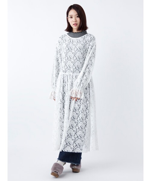w closet(ダブルクローゼット)の「チュールレース袖シャーリングブラウス(ワンピース/ドレス・レディース・オフホワイト/オレンジ/ブラック・FREE)」の4枚目の写真
