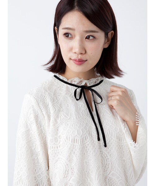 w closet（ダブルクローゼット）の「ベロアリボン付レースプルオーバー（トップス・レディース・オフホワイト/ボルドー/ブラック・FREE）」の7枚目の写真