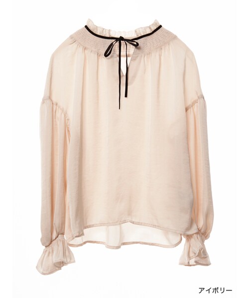 w closet（ダブルクローゼット）の「ベロアリボン付きシャーリングブラウス（トップス・レディース・アイボリー/ピンク/ブラック・FREE）」の2枚目の写真