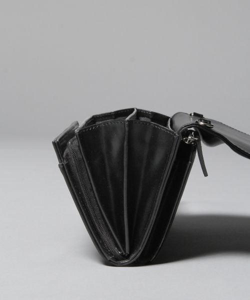 BLISS POINT(ブリスポイント)の「SSウォレットMINIショルダー(バッグ・ブラック/シルバー/ネイビー柄)」の5枚目の写真