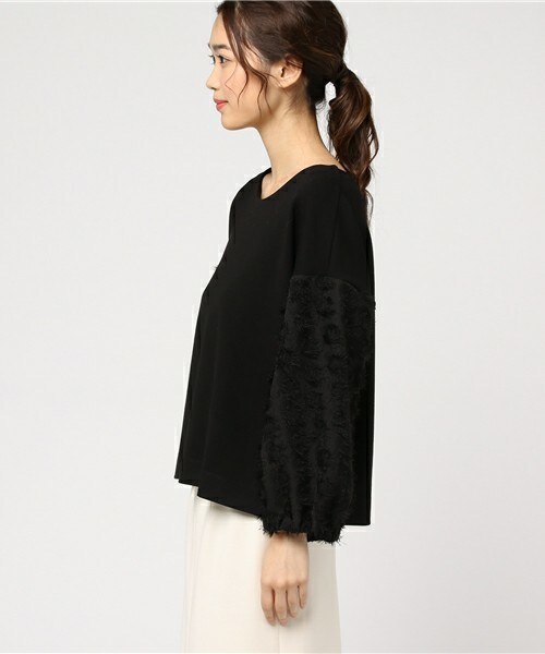 actuel(アクチュエル)の「ドットボリューム袖トップス(Tシャツ/カットソー・レディース・オフホワイト/ブラック/ネイビー・FREE)」の5枚目の写真