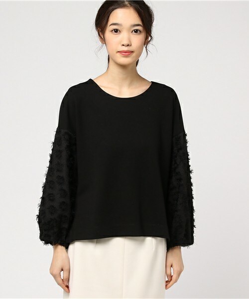 actuel(アクチュエル)の「ドットボリューム袖トップス(Tシャツ/カットソー・レディース・オフホワイト/ブラック/ネイビー・FREE)」の4枚目の写真