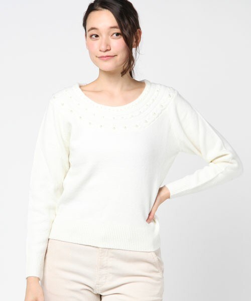 archives（アルシーヴ）の「パール付きプルオーバー（ニット/セーター・レディース・オフホワイト/ブラック/グレー・MEDIUM）」の2枚目の写真