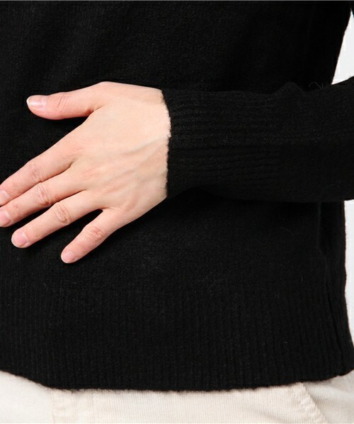 archives（アルシーヴ）の「パール付きプルオーバー（ニット/セーター・レディース・オフホワイト/ブラック/グレー・MEDIUM）」の8枚目の写真